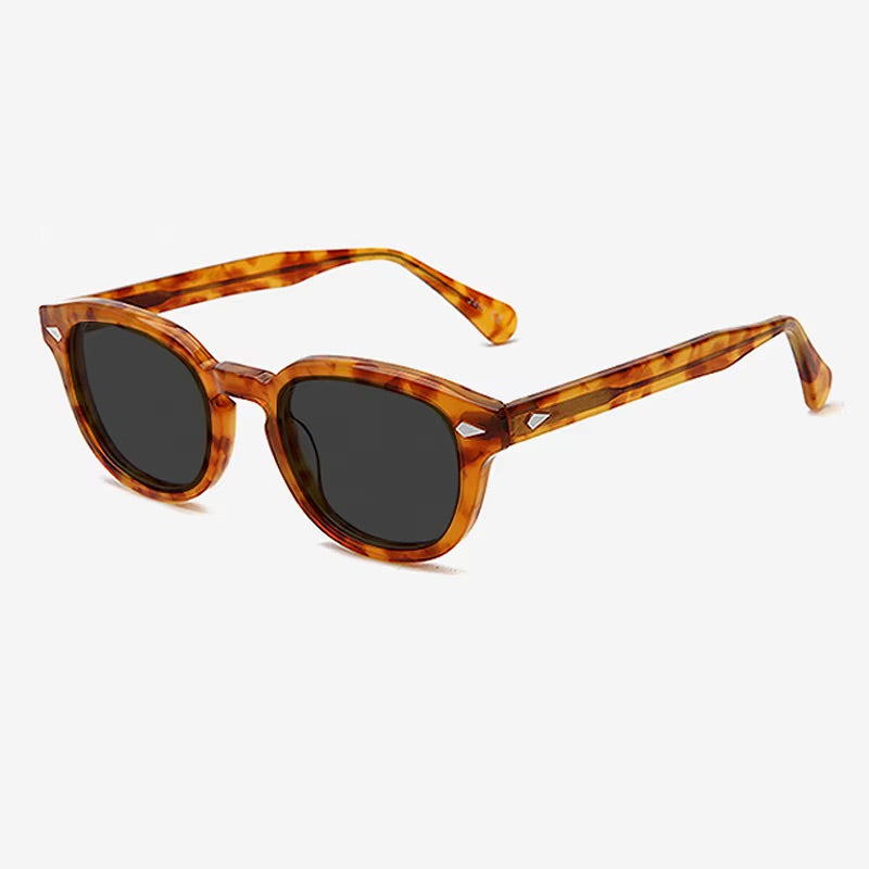 ATLAS
Built with character.
Strong proportions meet timeless design in a frame that feels substantial without feeling overstated.
Dependable. Refined. Effortlessly wearable.
A modern classic with a stronger point of view.