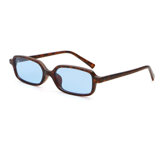 AUREO

Golden hour, anytime.

Aureon captures the warmth and energy of sunlight in a refined contemporary silhouette.

Elegant without being delicate, distinctive without being loud.

Made for chasing the light.